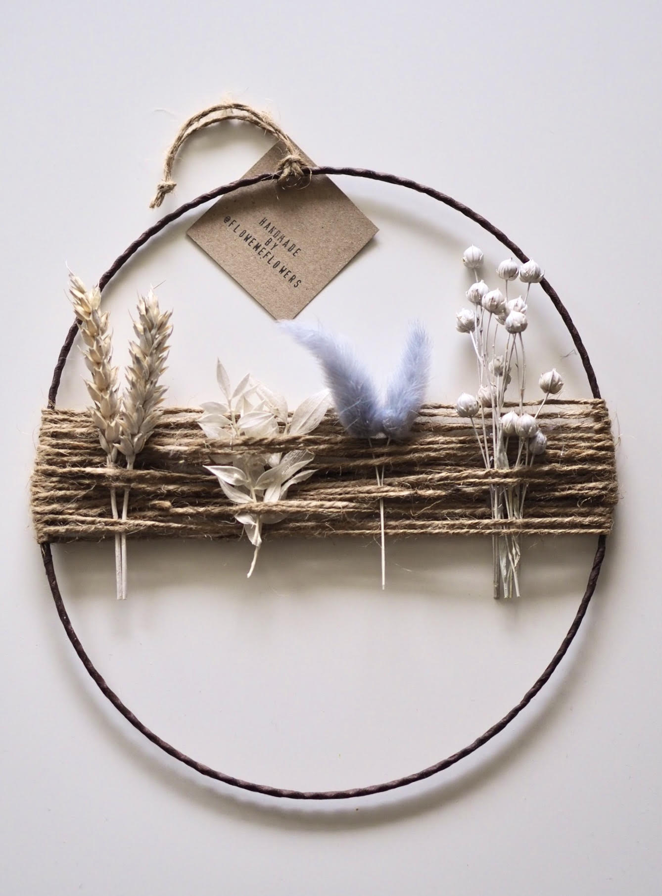 Handmade Dried Flower Wreath – Jute & Flower Décor