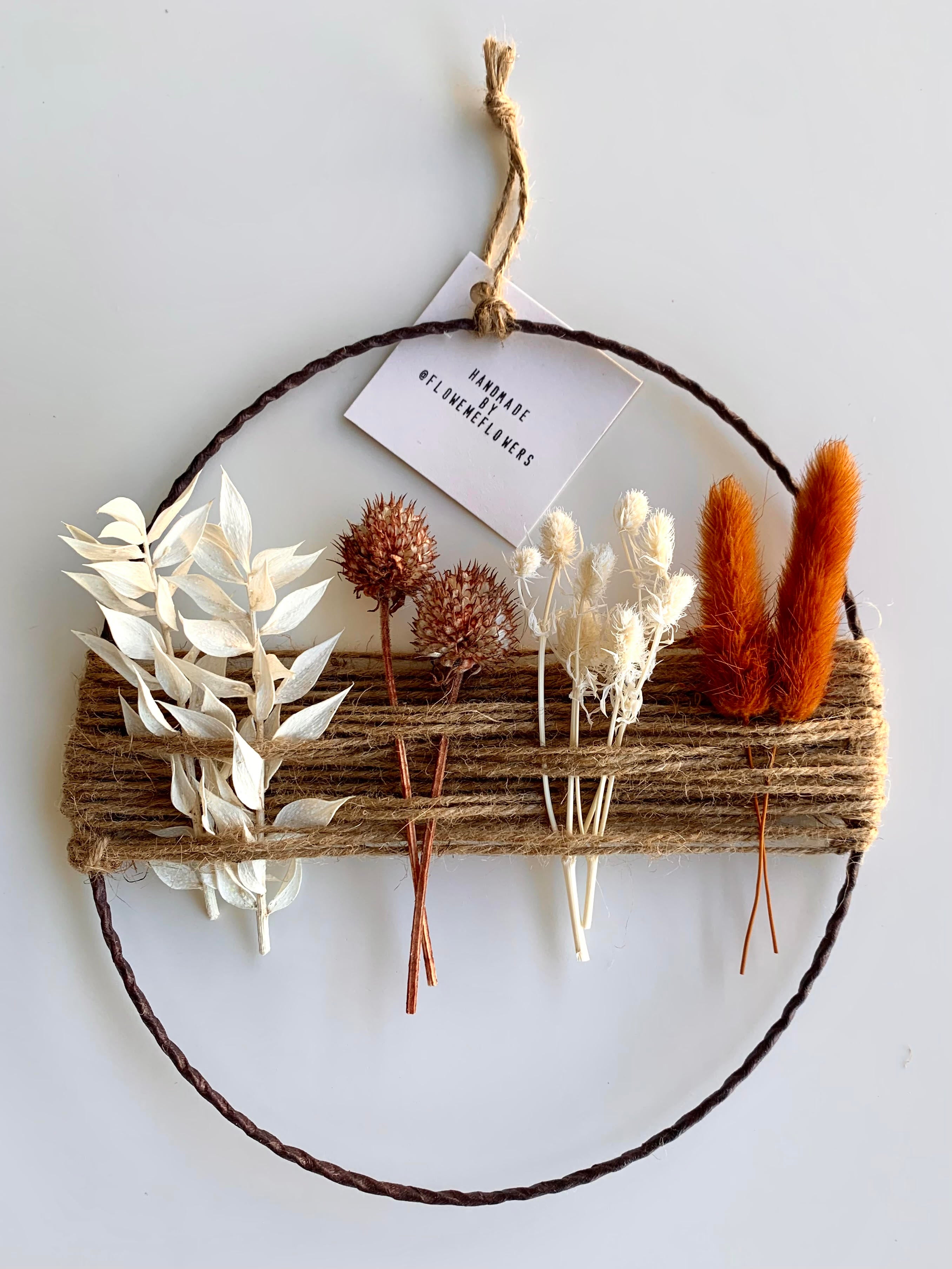 Handmade Dried Flower Wreath – Jute & Flower Décor
