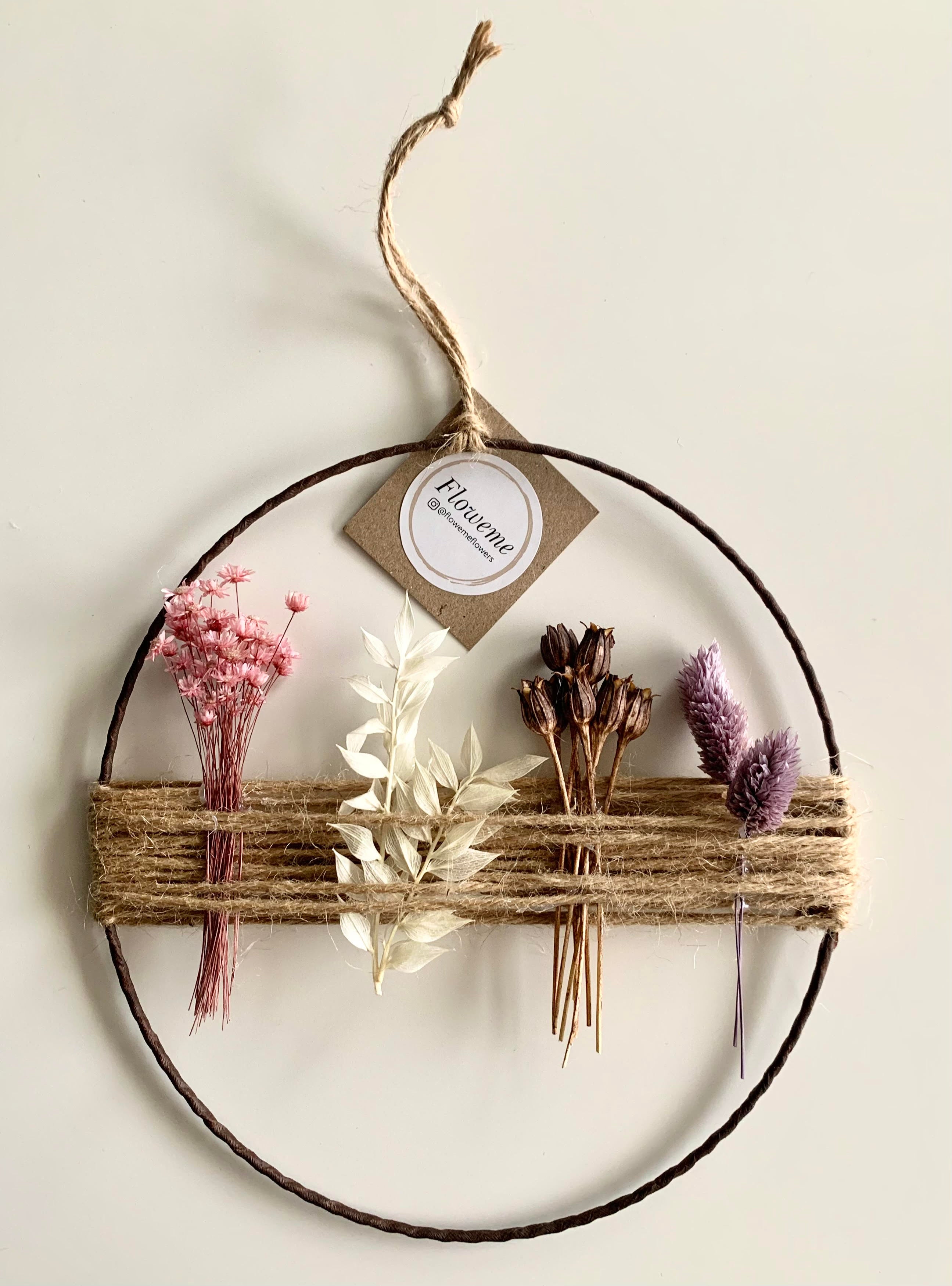 Handmade Dried Flower Wreath – Jute & Flower Décor